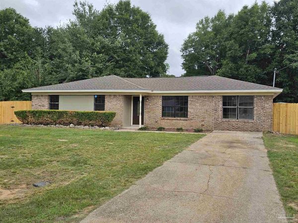 5330 Jenny Cir, Pace, FL 32571