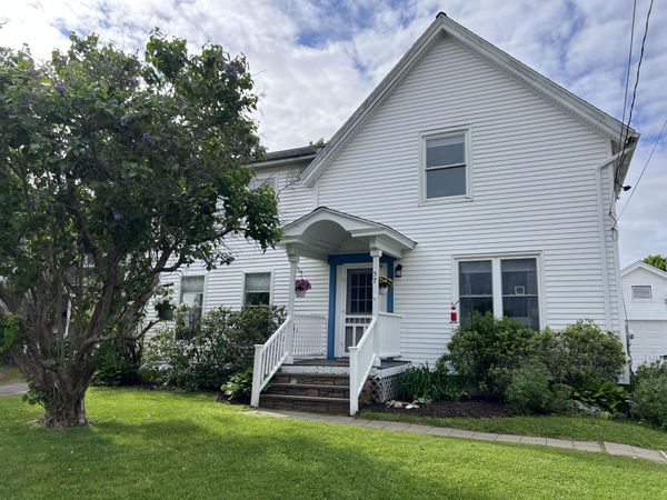 57 Crescent Street , Rockland, ME 04841
