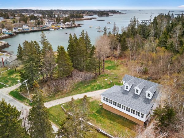 84 Old Harbor Road, Vinalhaven, ME 04863