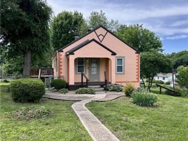 1816 South 40th Street, St Joseph, MO 64507