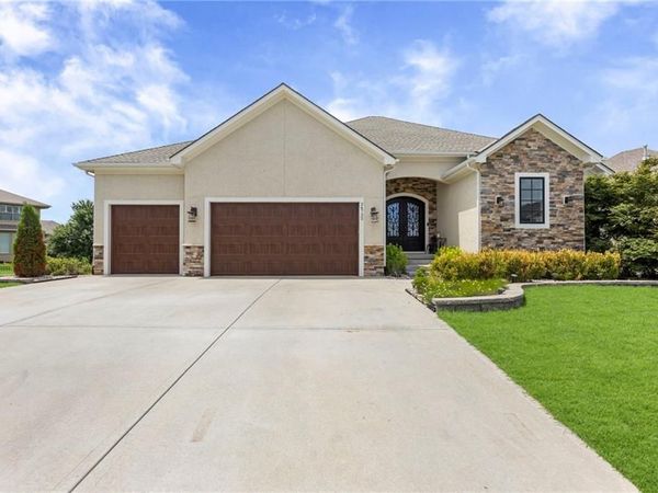 24735 W 91st Place, Lenexa, KS 66227