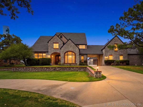 4809 Oak Leaf Drive, Tulsa, OK 74132