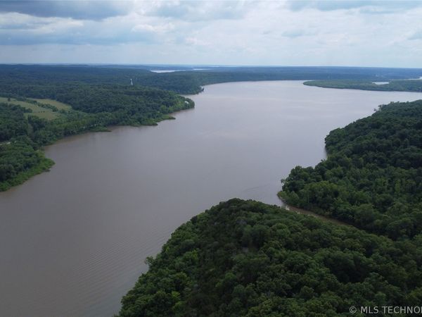 18003 S 650 Road , Wyandotte, OK 74370