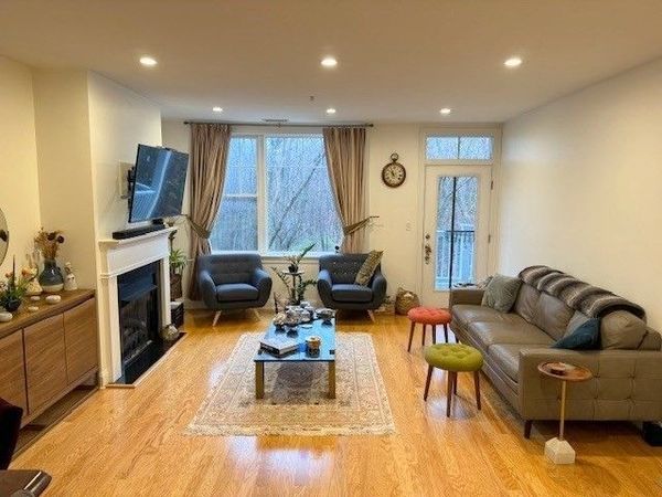 2 Inwood Dr, Unit 2010, Woburn, MA 01801