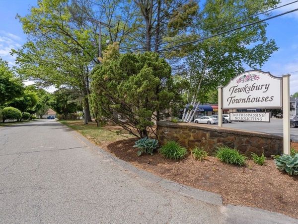 54 Decarolis Dr, Unit 54, Tewksbury, MA 01876