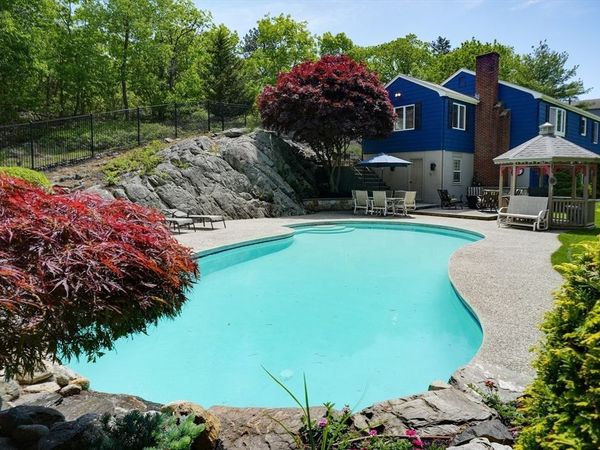 28 Edgemere St, Melrose, MA 02176