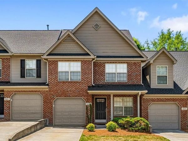 3033 Renaissance Parkway , Jamestown, NC 27282