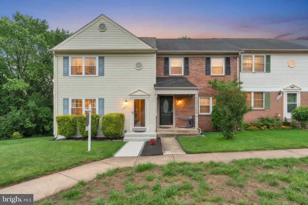 8683 Point Of Woods Drive, Manassas, VA 20110 Main Photo