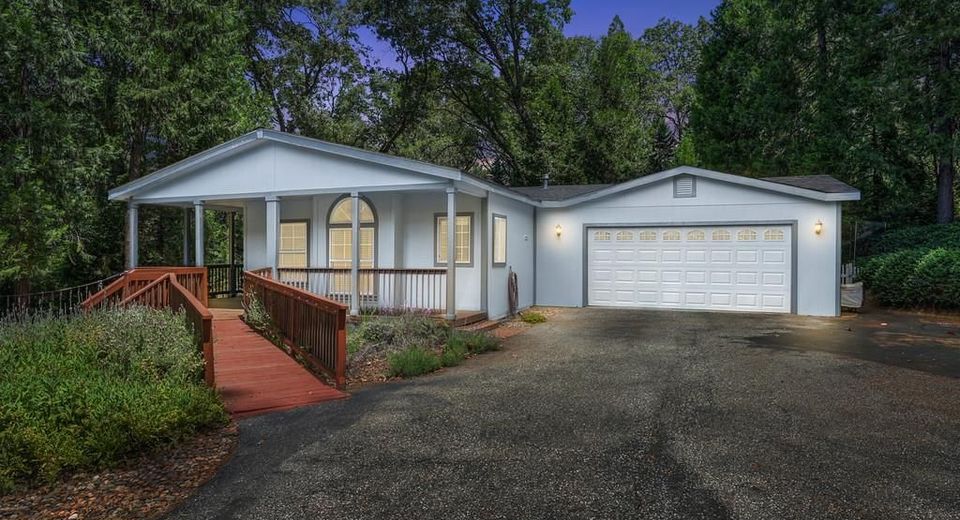 6564 Green Leaf Ln, Foresthill, CA 95631 Photo