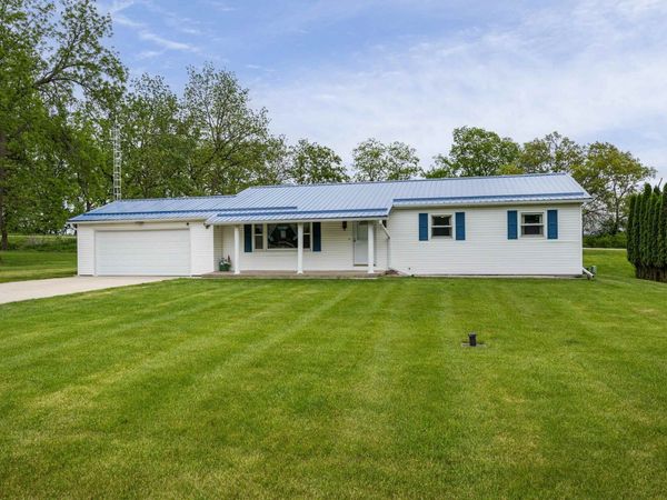 10266 N Amber Trail, Edgerton, WI 53534