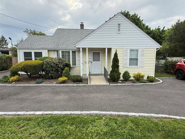 221 Stewart Avenue , Bethpage, NY 11714
