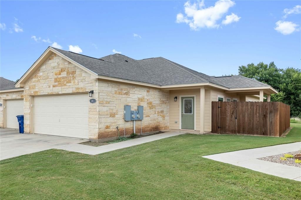 1419 Waterstone Drive , Brownwood, TX 76801 Main Photo