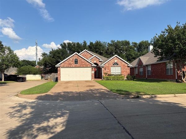 4701 Seachest Lane, Arlington, TX 76016
