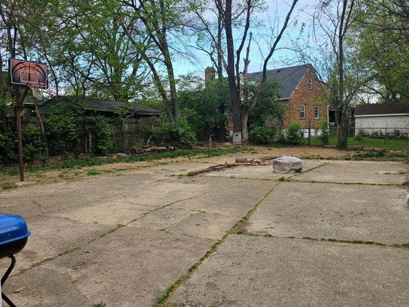 1162 Groesbeck Road, Cincinnati, OH 45224 Photo 3