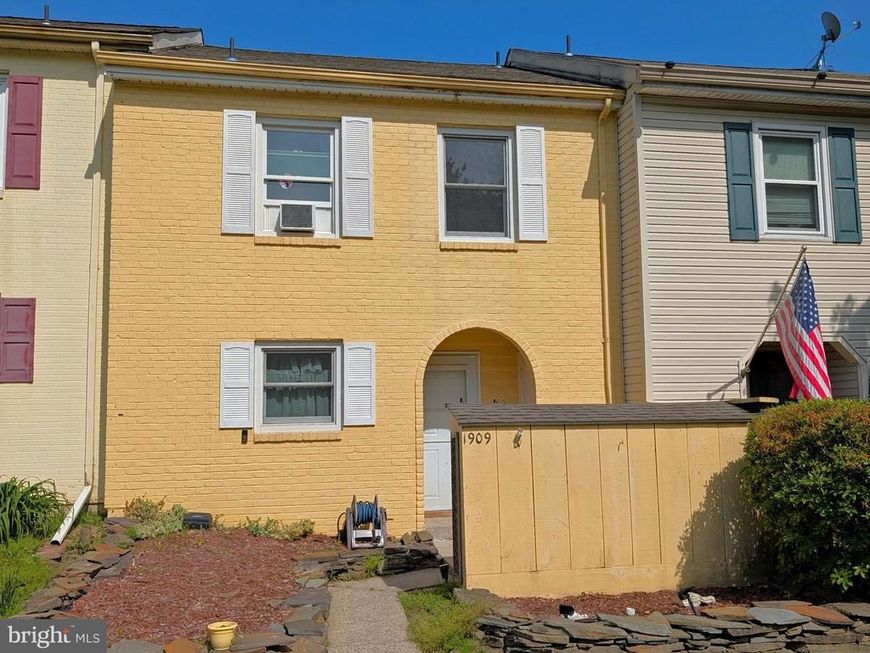 1909 Cricklewood Cove , Fogelsville, PA 18051 Main Photo