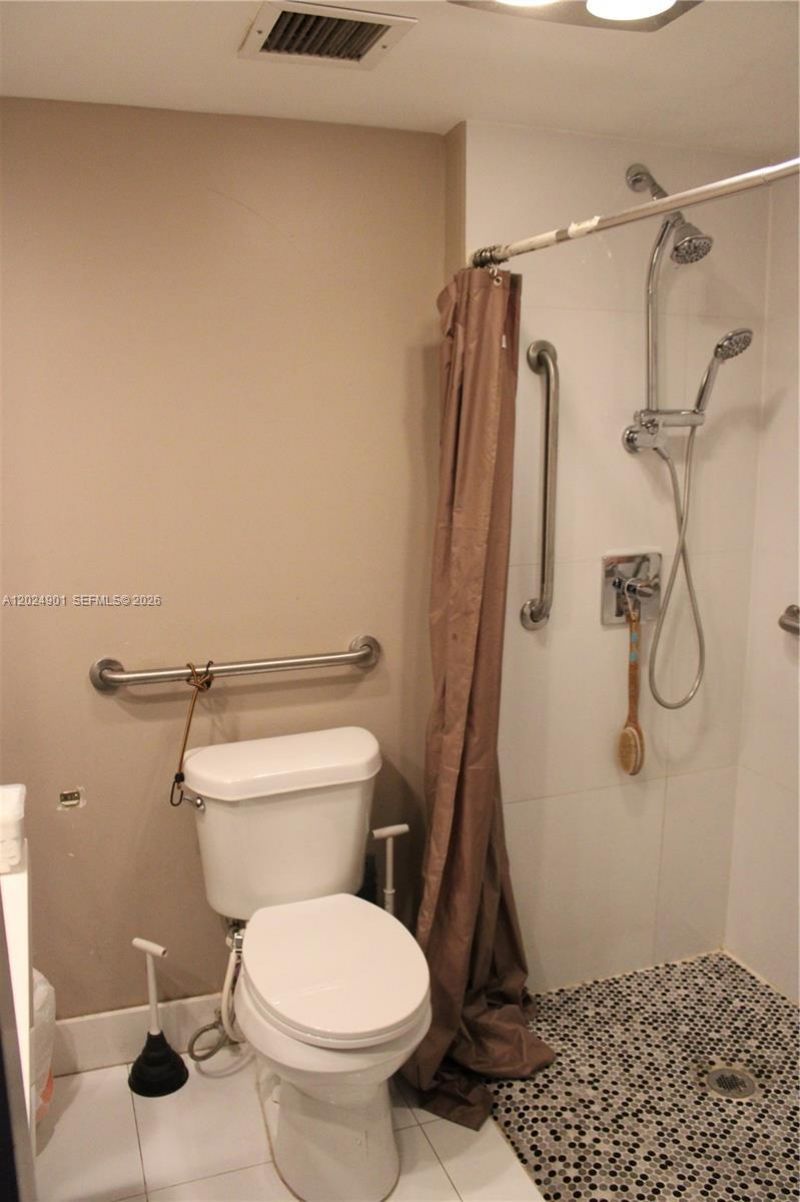 4200 Hillcrest Dr , Unit 820, Hollywood, FL 33021 Photo