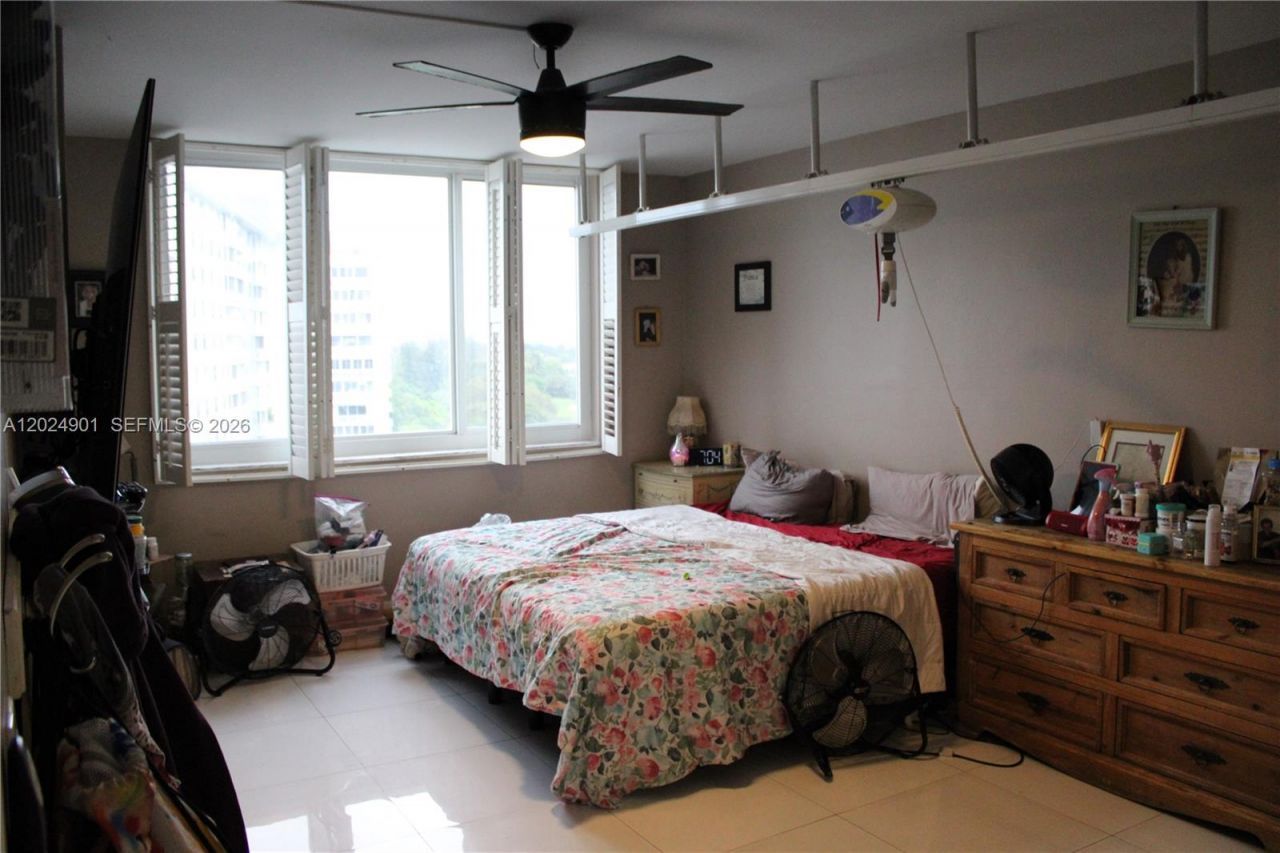 4200 Hillcrest Dr , Unit 820, Hollywood, FL 33021 Photo