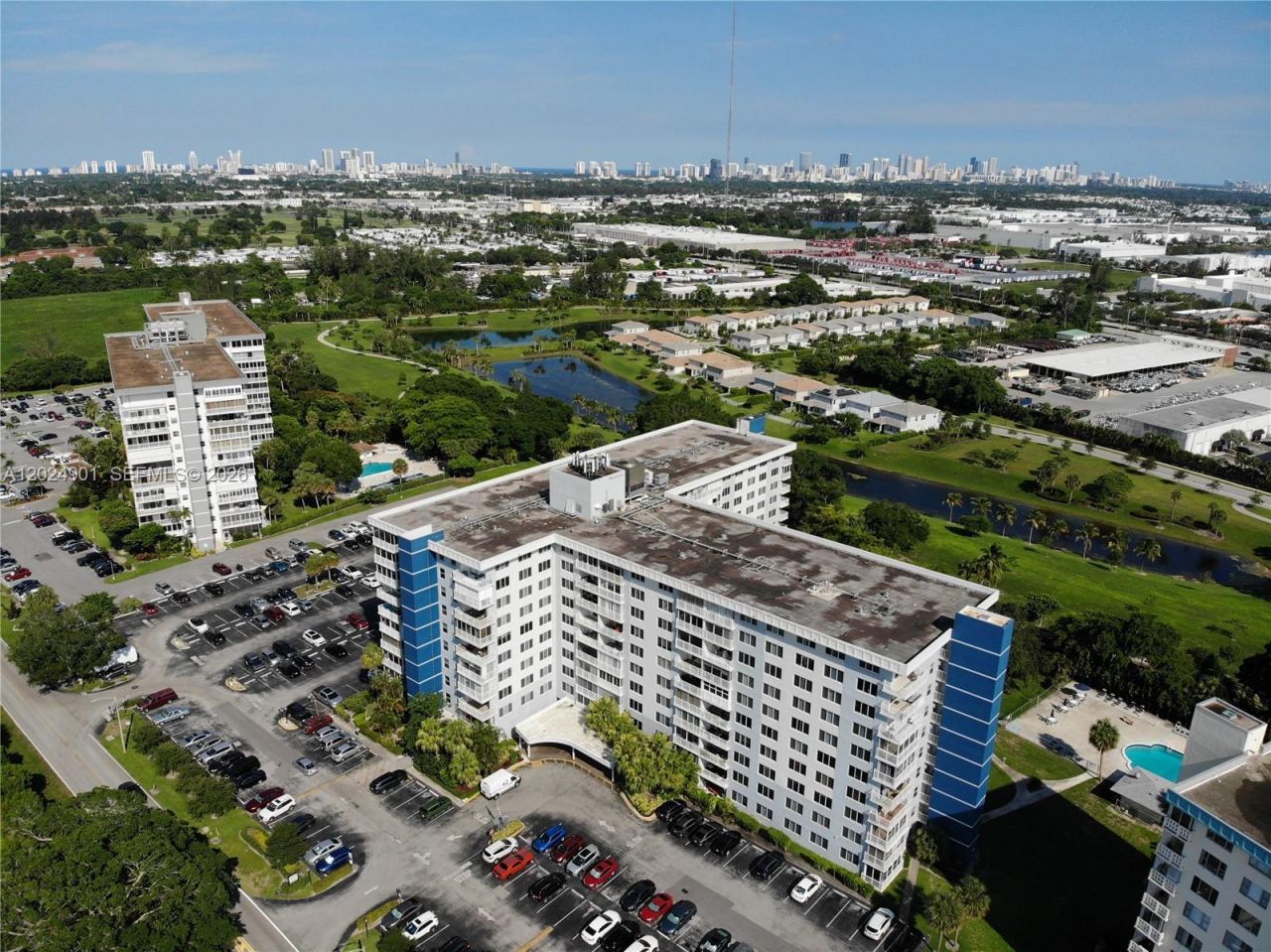 4200 Hillcrest Dr , Unit 820, Hollywood, FL 33021 Photo