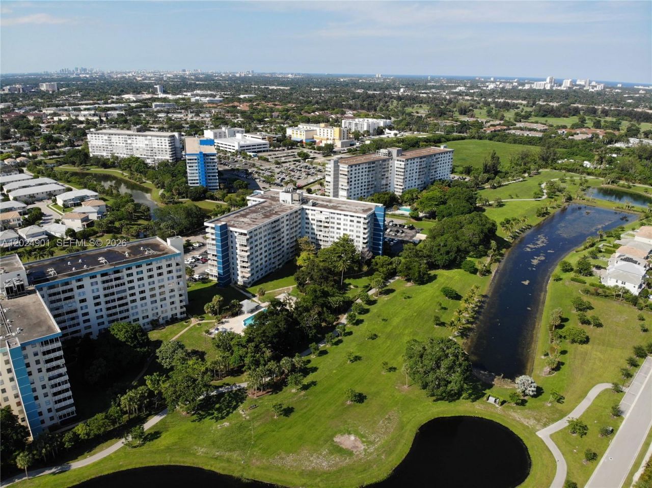 4200 Hillcrest Dr , Unit 820, Hollywood, FL 33021 Photo