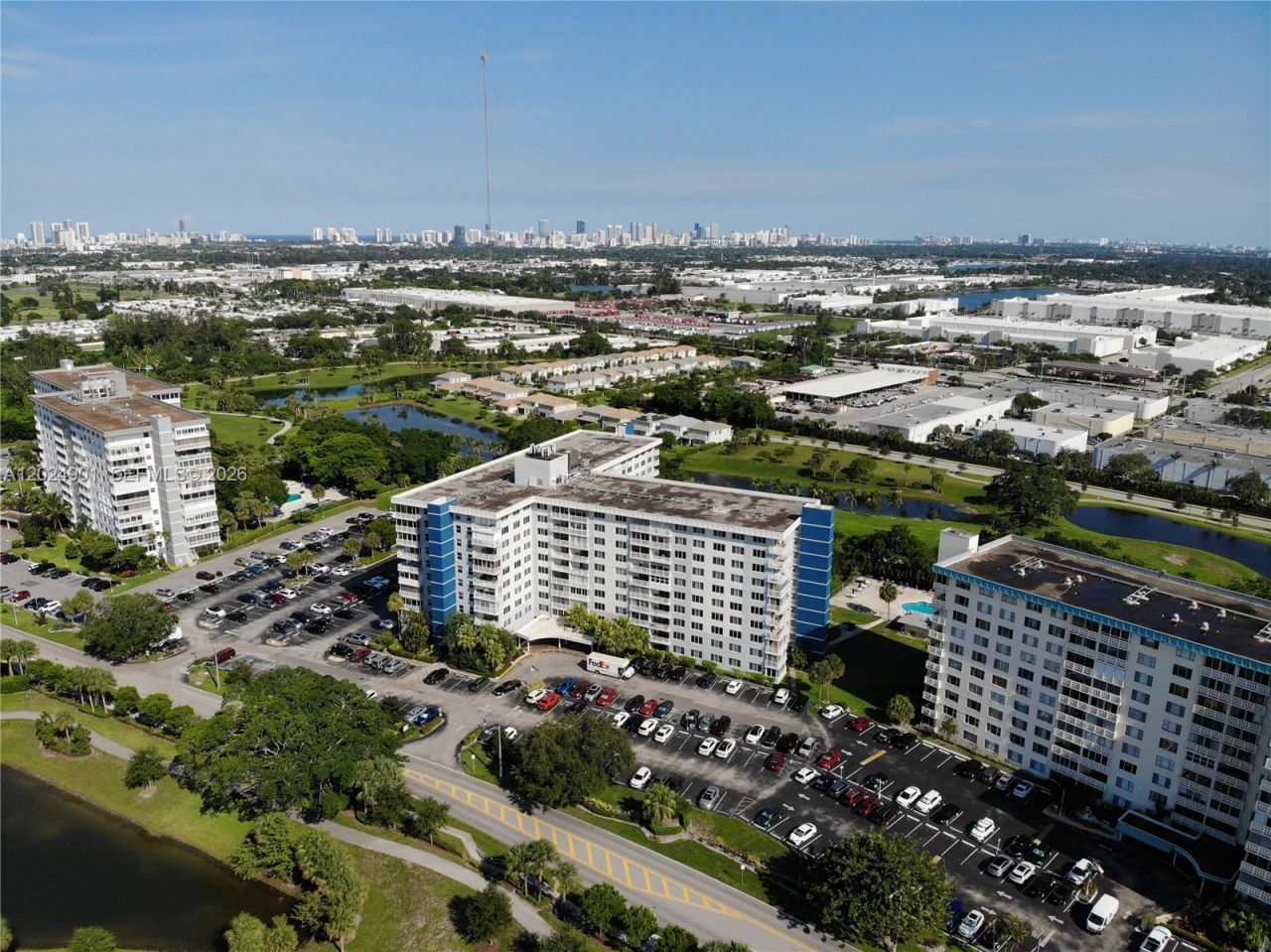 4200 Hillcrest Dr , Unit 820, Hollywood, FL 33021 Photo