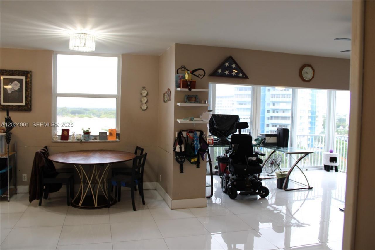 4200 Hillcrest Dr , Unit 820, Hollywood, FL 33021 Photo
