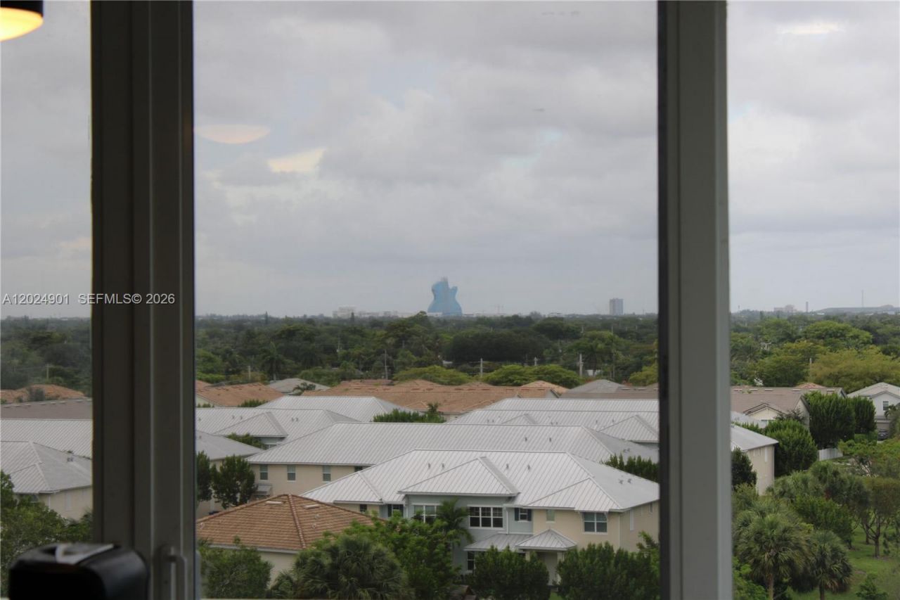 4200 Hillcrest Dr , Unit 820, Hollywood, FL 33021 Photo
