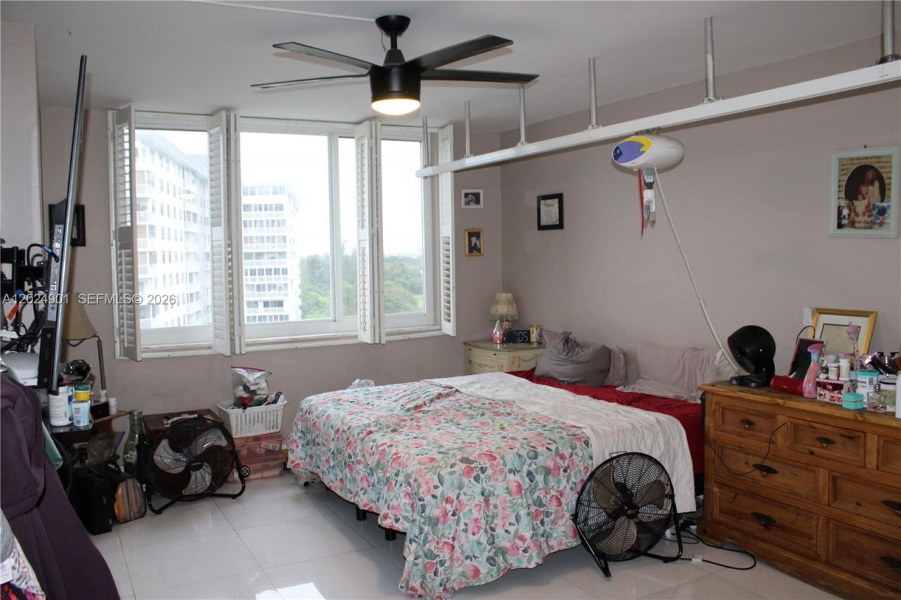 4200 Hillcrest Dr , Unit 820, Hollywood, FL 33021 Photo