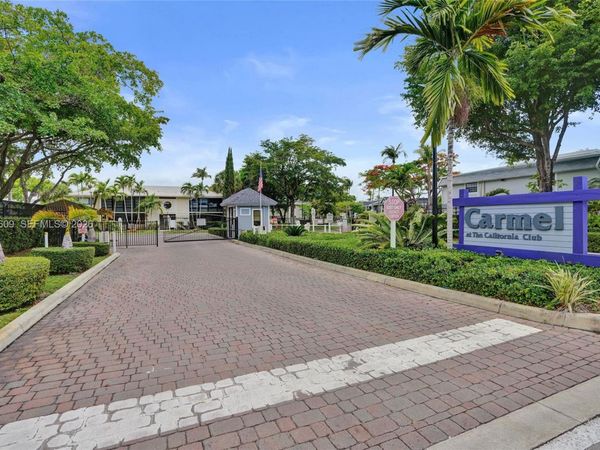 927 NE 199th St , Unit 103, Miami, FL 33179