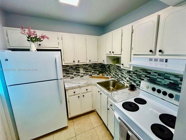 2213 NE 1st Ct , Unit 203, Boynton Beach, FL 33435