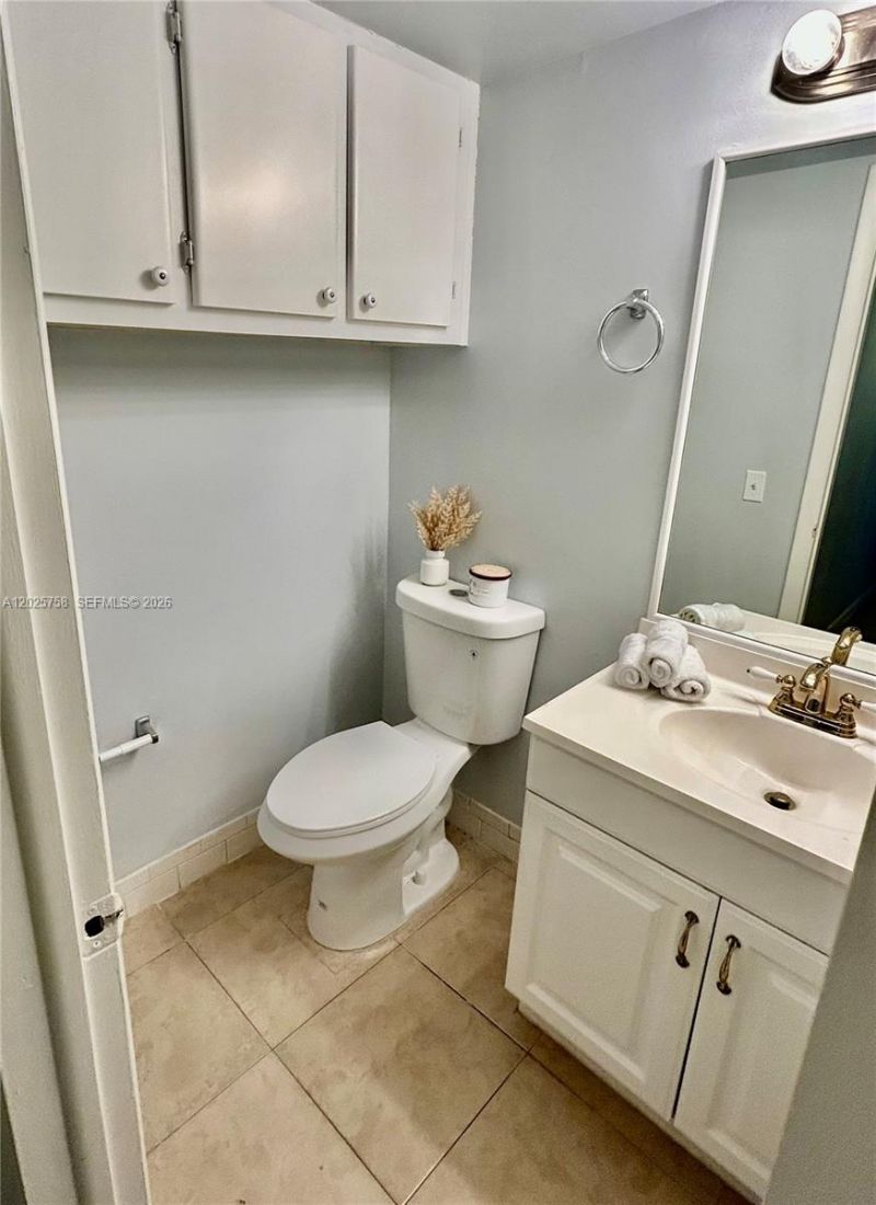 2213 NE 1st Ct , Unit 203, Boynton Beach, FL 33435 Photo