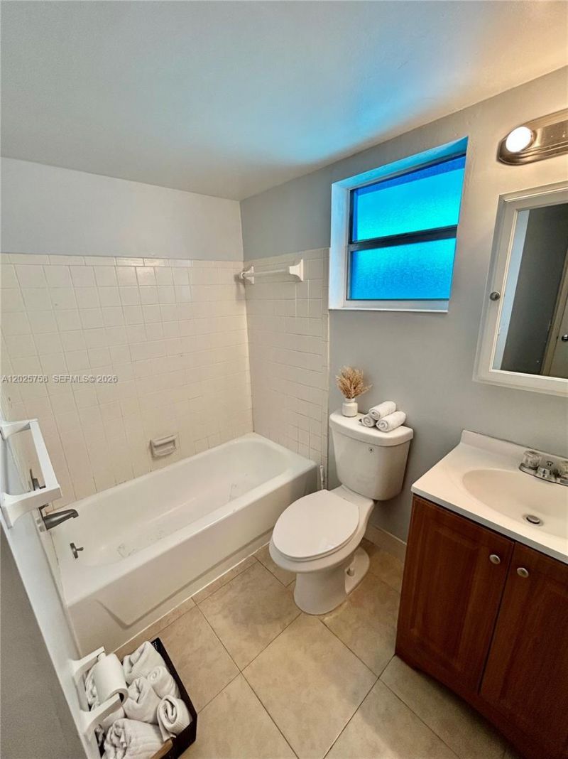 2213 NE 1st Ct , Unit 203, Boynton Beach, FL 33435 Photo
