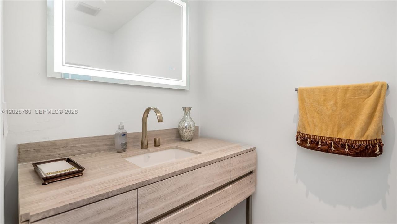 18975 Collins Ave , Unit 3504, Sunny Isles Beach, FL 33160 Photo