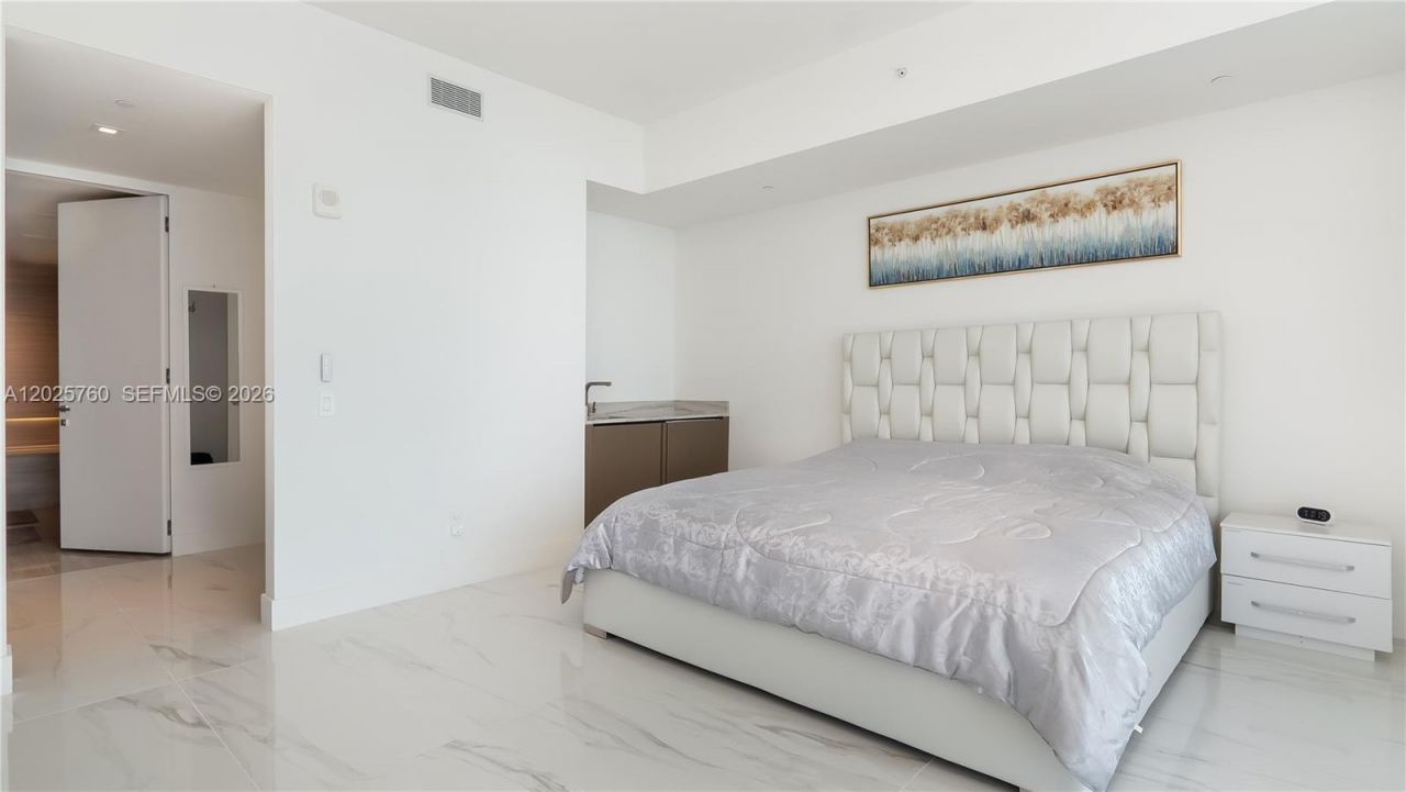 18975 Collins Ave , Unit 3504, Sunny Isles Beach, FL 33160 Photo