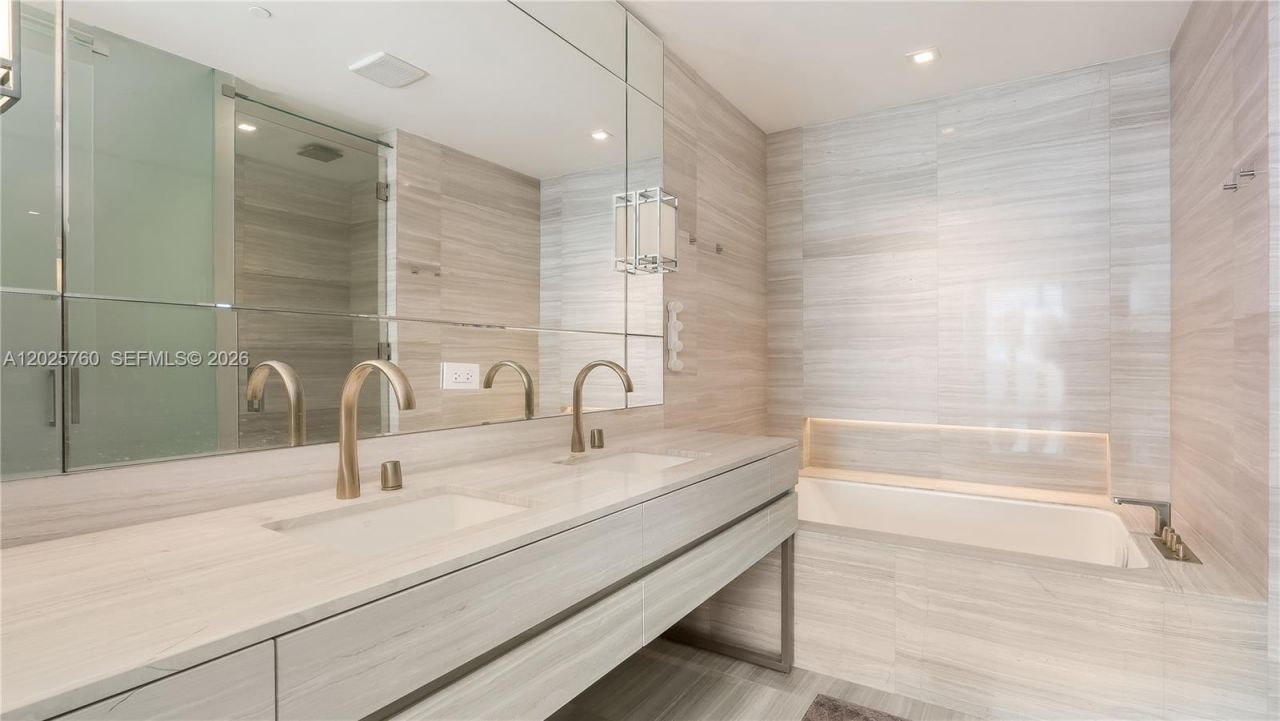 18975 Collins Ave , Unit 3504, Sunny Isles Beach, FL 33160 Photo