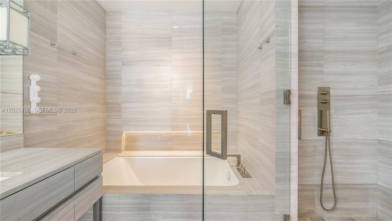 18975 Collins Ave , Unit 3504, Sunny Isles Beach, FL 33160 Photo