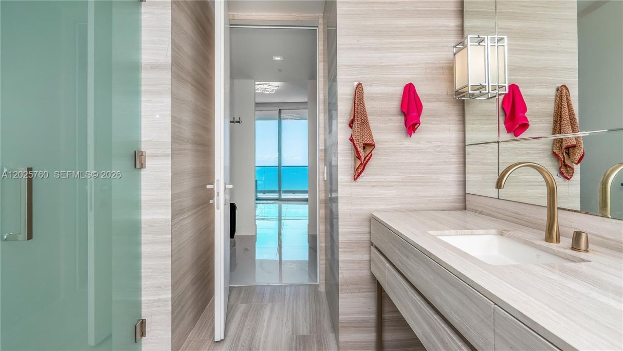 18975 Collins Ave , Unit 3504, Sunny Isles Beach, FL 33160 Photo