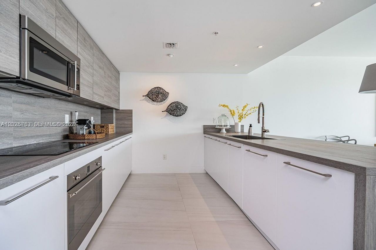 400 Sunny Isles Blvd , Unit 1804, Sunny Isles Beach, FL 33160 Photo