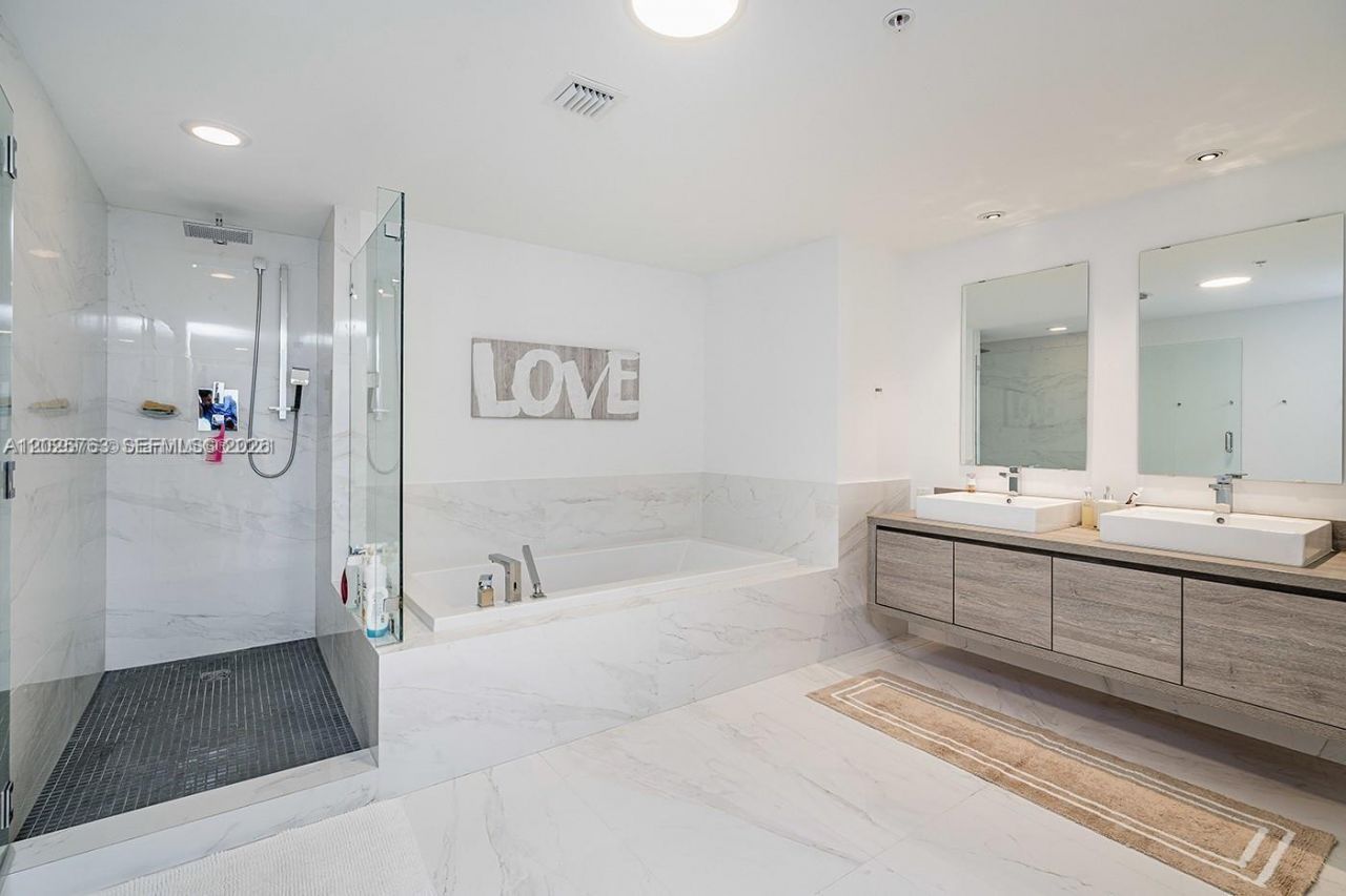 400 Sunny Isles Blvd , Unit 1804, Sunny Isles Beach, FL 33160 Photo