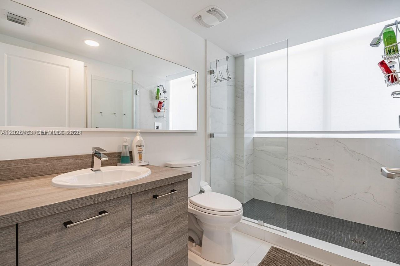 400 Sunny Isles Blvd , Unit 1804, Sunny Isles Beach, FL 33160 Photo