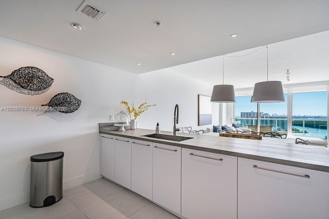 400 Sunny Isles Blvd , Unit 1804, Sunny Isles Beach, FL 33160 Photo