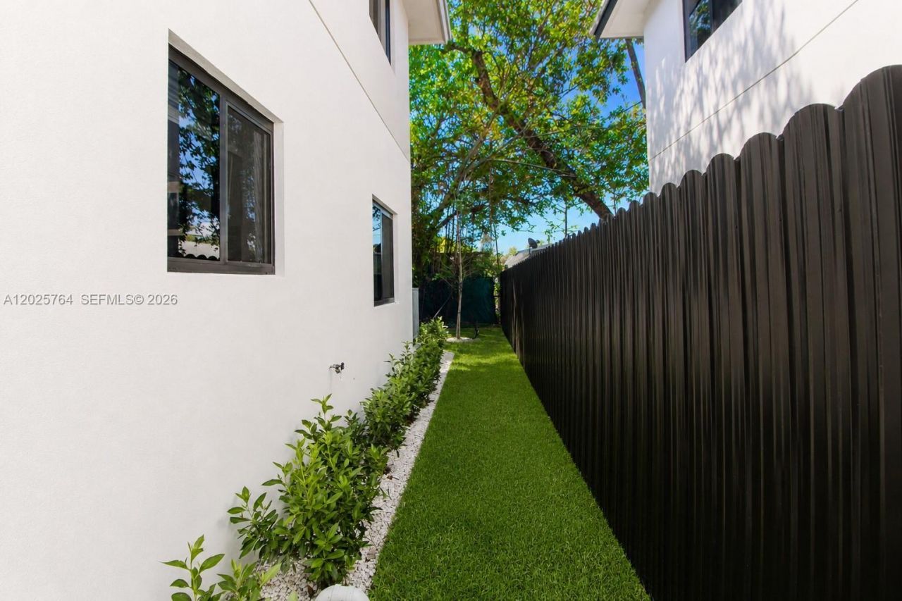 1836 NW 63rd St, Unit 1836, Miami, FL 33147 Photo