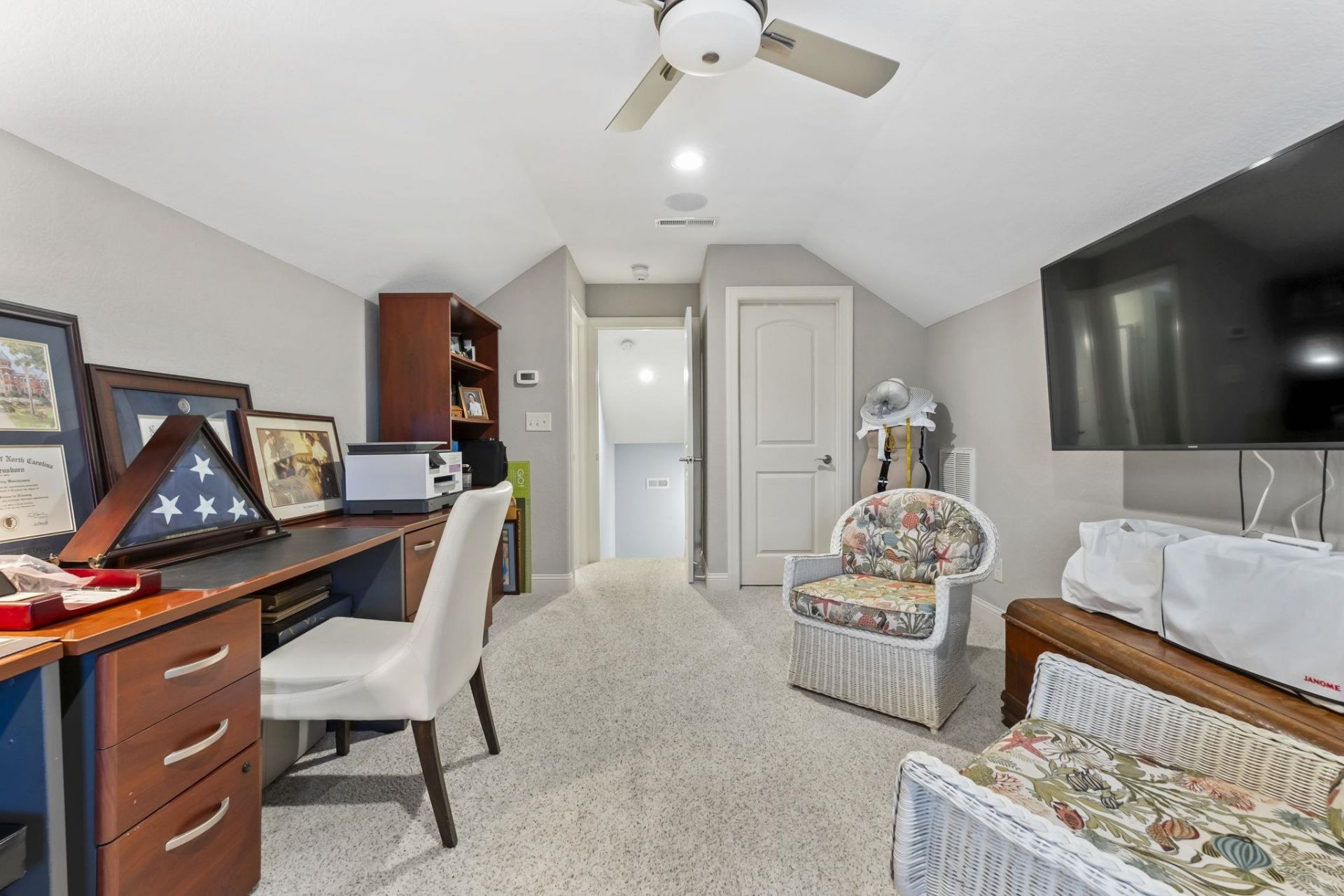 750 Villarosa Dr. Photo 24
