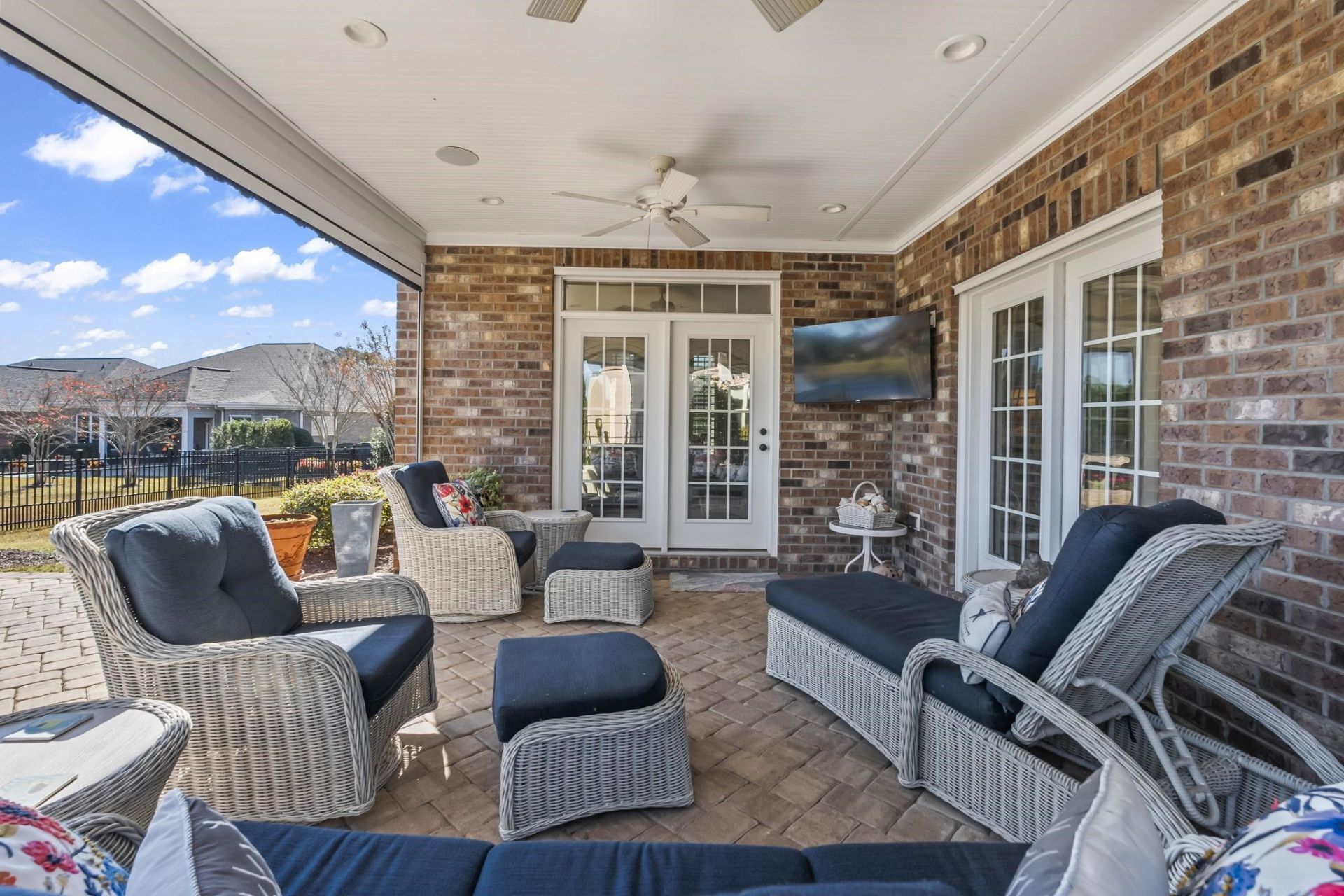 750 Villarosa Dr. Photo 27