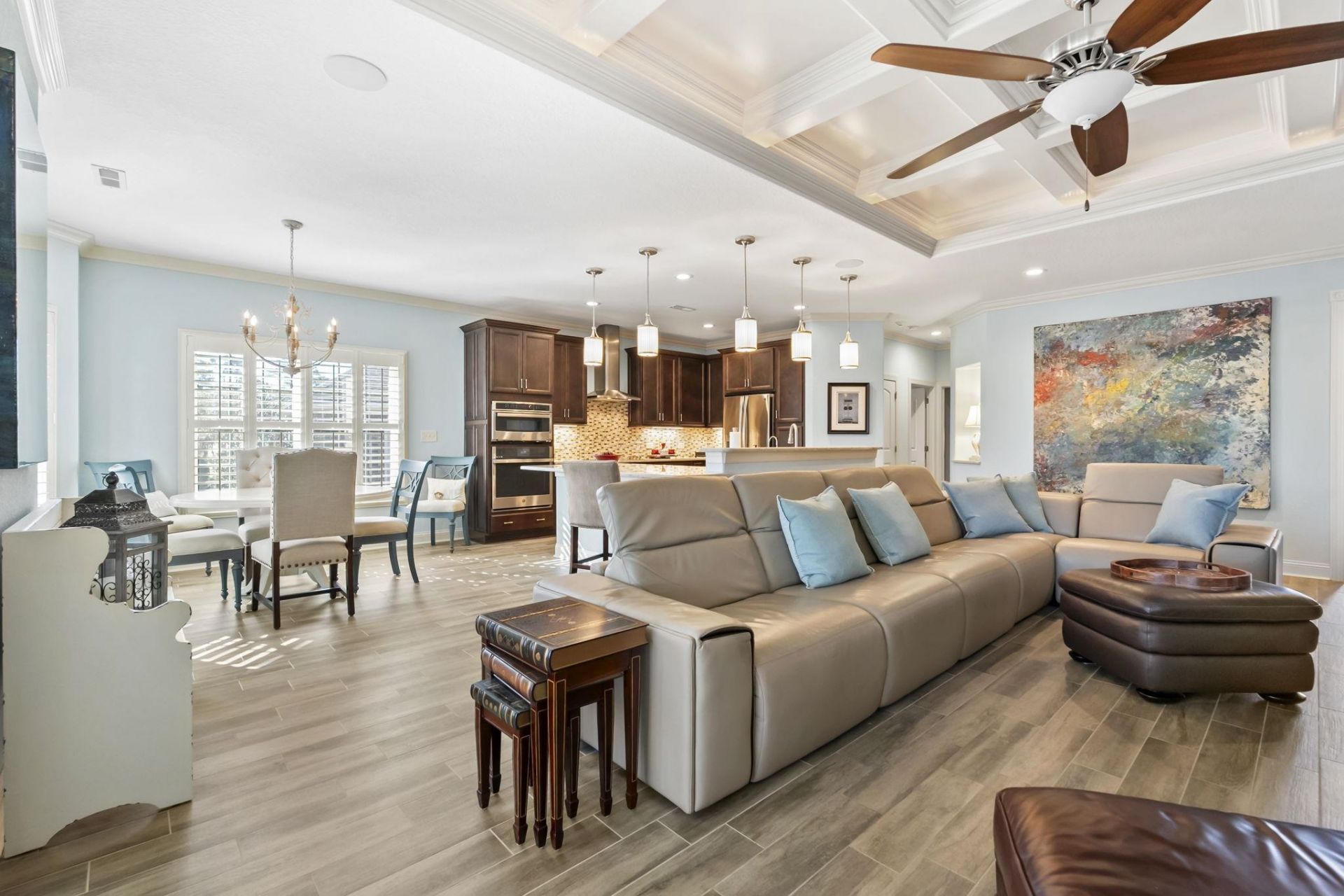 750 Villarosa Dr. Photo 4