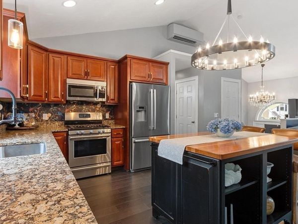 24 High St, North Brookfield, MA 01535