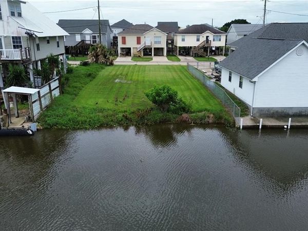FRAN Lane , Barataria, LA 70036