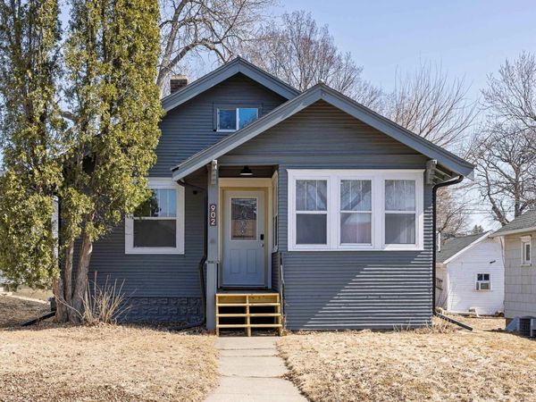 902 S Menlo Ave, Sioux Falls, SD 57104