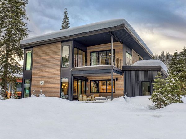 211 Palisades Circle, Olympic Valley, CA 96146