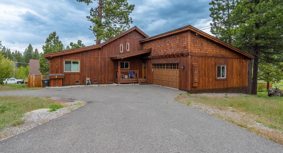 16138 SW Lance Drive, Truckee, CA 96161 Photo