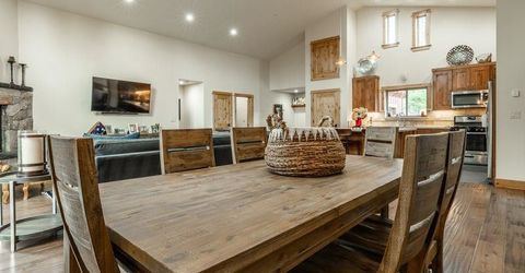 16138 SW Lance Drive, Truckee, CA 96161 Photo